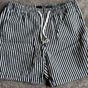 Men’s H&M  striped shorts